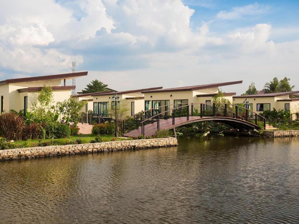 Bua Tara Resort Nong Prue Exterior foto