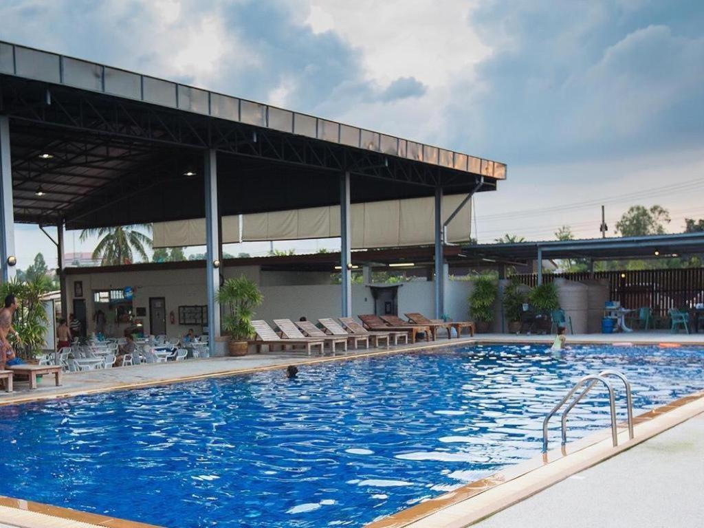 Bua Tara Resort Nong Prue Exterior foto