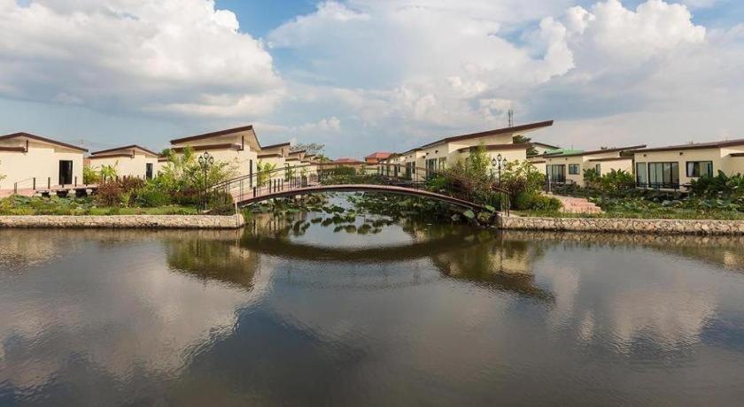 Bua Tara Resort Nong Prue Exterior foto