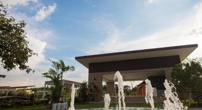 Bua Tara Resort Nong Prue Exterior foto